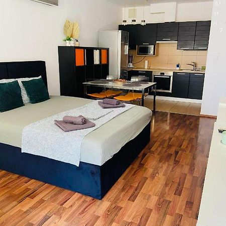 Corvin Boutique Apartment Parking In The Plaza Будапеща Екстериор снимка