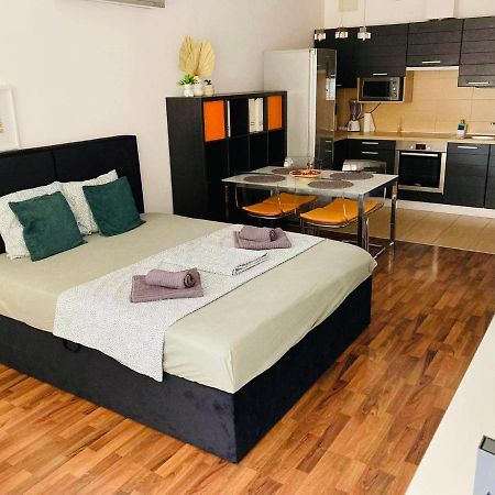Corvin Boutique Apartment Parking In The Plaza Будапеща Екстериор снимка